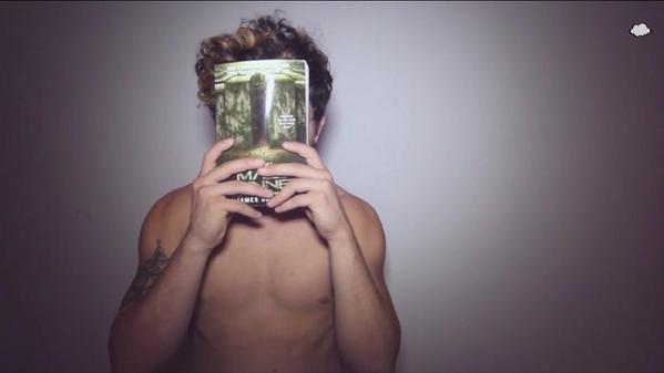 marrrangely's tweet image. STILL DONT KNOW IF I SHOULD GO BE FACEBOOK OR SNAPCHAT FOR HALLOWEEN @jccaylen #JcsNewVideo