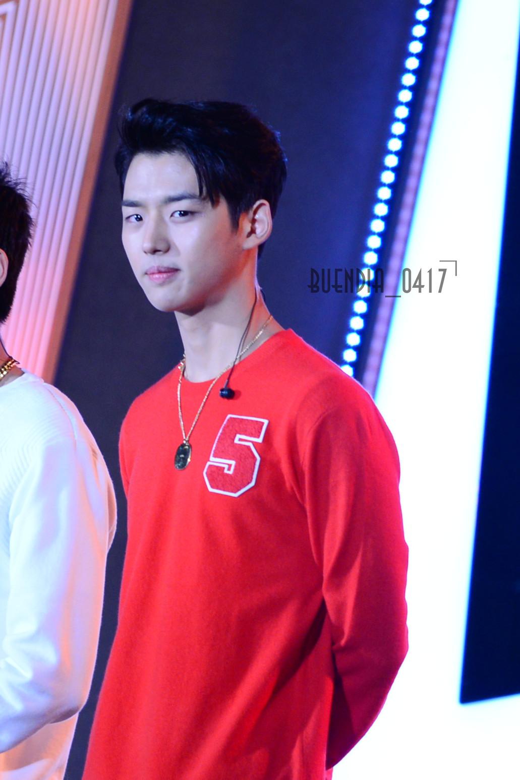 B0KiTQmCUAEo8e6.jpg:large