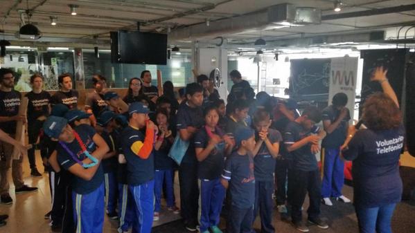 “@FundacionTefPe: Los niños aprenden y se divierten en <a href="/WayraPe/">Wayra PE</a> Día Internacional del Voluntario #DIVT ” : )