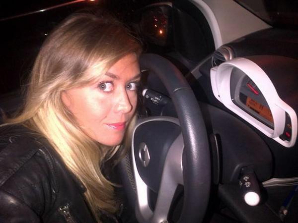 EnoraMofficiel's tweet photo. Dans les bouchons, je vais au spectacle de @fabriceeboue au bataclan .....think of you ! #kiff2000 http://t.co/TUsKlv3Bk8