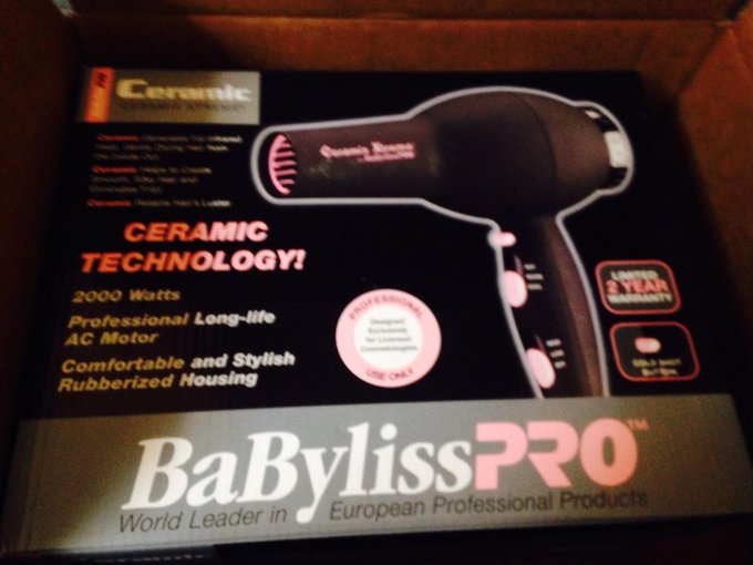 Just got my new blowdryer!! Thank you so much Sweetestlie you're the best??? http://t.co/1c89WZNR50