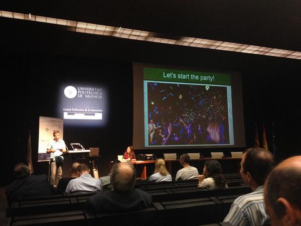 nacho_mas's tweet photo. Empiezo fin de semana de mentor en #startupweekend #FIWAREMS Mayoría de los emprendedores con ideas son extranjeros http://t.co/6eS3Eyqu2t