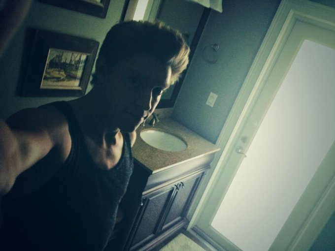 40 more #followers till 1k! #followme #gayporn http://t.co/Krflei24qO
