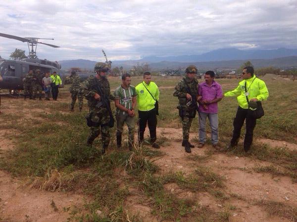 FuerzaAereaCol's tweet image. Cabecillas de #RAT capturados gracias a #OperaciónConjunta y coordinada @FuerzasMilCol @PoliciaColombia @FiscaliaCol