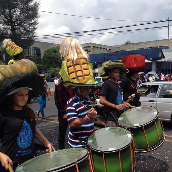 #ElSalvador's Social Movement Demands #RightToFood&Water On #WorldFoodDay #RealAllAboutIt: goo.gl/ZbFRpX