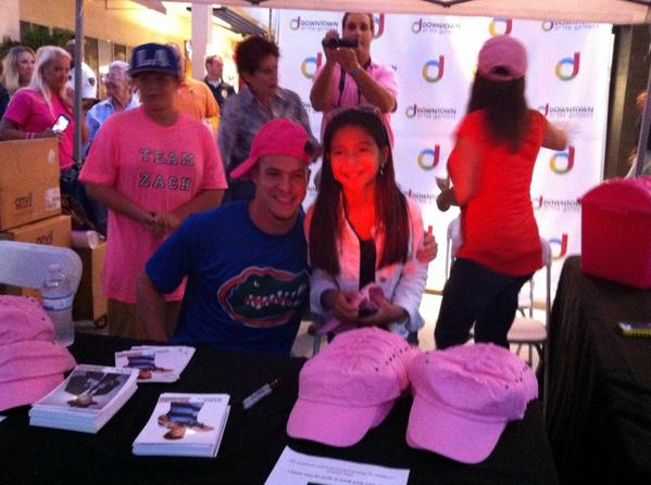 sofloaccess's tweet photo. #ZachAttach with first in line http://t.co/auVgTyYJqA
