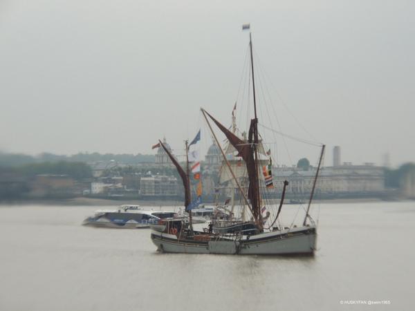 Swim1965's tweet photo. #SBWill at #Greenwich with two .@thamesclippers
#thames #london http://t.co/0etodEFaGv