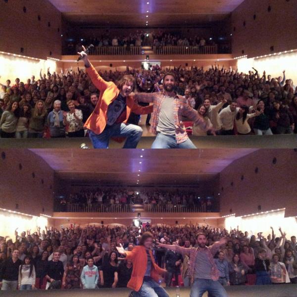 DANIROVIRA's tweet photo. Gracias a los que habéis asistido a las funciones de @TeatroElEspinar en @LasNochesdECDLC junto a @salvareinachuki http://t.co/AsPbreI9QX