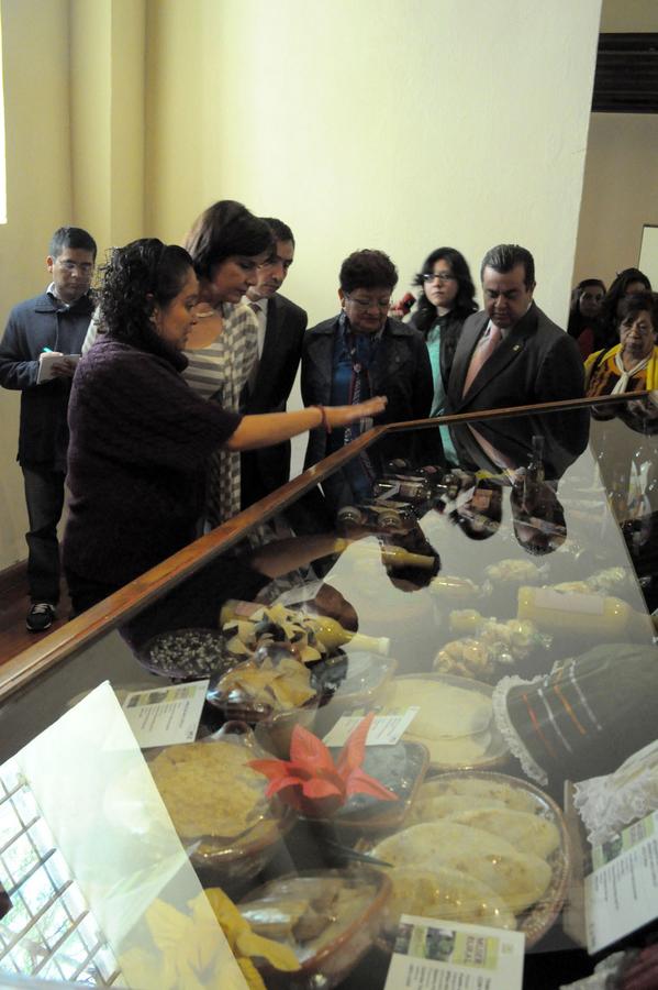 AgrariosGDF's tweet photo. EXPOSICION DE PRODUCTOS RURALES EN EL FORO DE LA MUJER RURAL, EN EX CONVENTO CORPUS CHRISTI http://t.co/QdzwUW3pPW