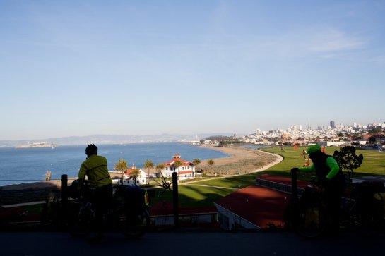 SFGate's tweet photo. S.F. earns a spot on the top 10 snobbiest cities list via @TravlandLeisure. Do you agree? http://t.co/QuikZ7zdyt http://t.co/KkQiR7ZdIR