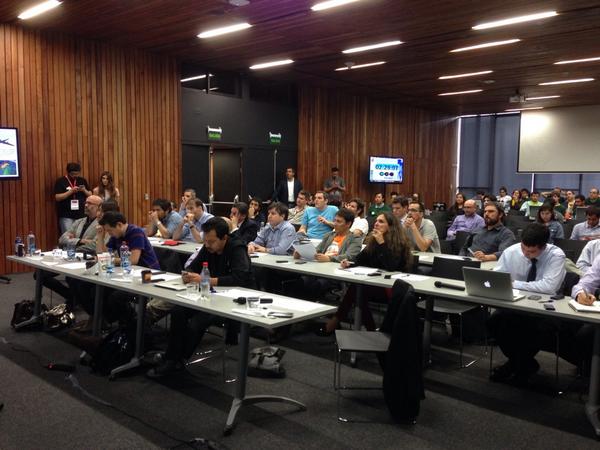 Marcelodiazb's tweet photo. #FullHouse at @IncubaUC #GeekCamp http://t.co/GHg9Xe590t