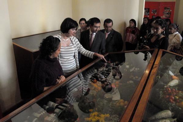 AgrariosGDF's tweet photo. EXPOSICIÓN DE MEDICINA TRADICIONAL Y PRODUCTOS DEL CAMPO, CULTIVADOS POR LOS NÚCLEOS AGRARIOS DEL D.F. http://t.co/TKtv066FBt