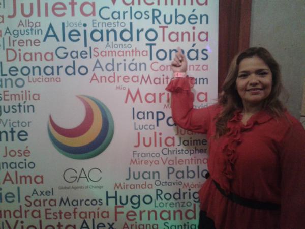 BEAGAC's tweet photo. Gracias a @carmelitaonti, Tania recibirá un par de anteojos! #ViendoJuntos. #AgentesdeCambio http://t.co/IlmdfDNWKy