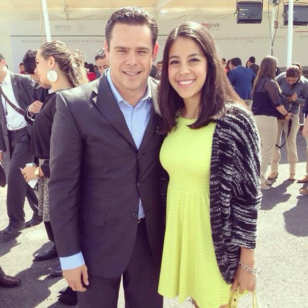ilsegauna's tweet photo. Que gusto saludarte en #MunicipioJoven #IMJUVE @RomeroCoello y escuchar una vez más tu experiencia de vida! http://t.co/e4g9o75HAl