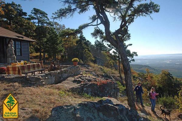absolut_zer0's tweet photo. I agree! MT @ARStatePark: Fall is the perfect time of year to visit Mount Nebo State Park. http://t.co/ygEeSWok0X http://t.co/OaVpz7YjUP