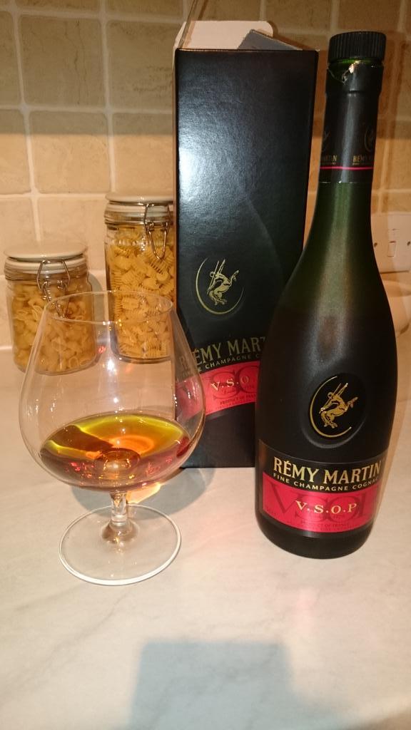 r2sox's tweet image. Oh go on then...... #itistheweekend #RémyMartin