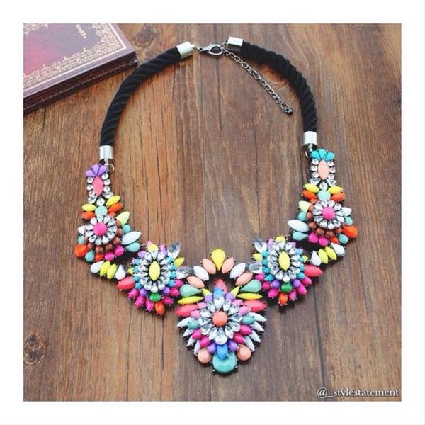 _StyleStatement's tweet image. COMPETITION: LIKE Facebook.com/StyleStatement… to enter to win this beautiful statement necklace!