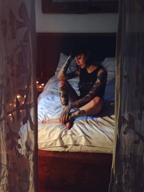 The most beautiful girl here on my bed, can u imagine? <a href="/hannah_pixie/">Hannah Pixie Snowdon</a>