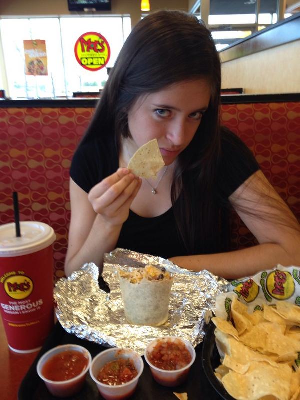 katy9876's tweet photo. Nothing better than a little pre-game #Moes #MoesLife @xallencaballero http://t.co/qtxcVp1kcQ
