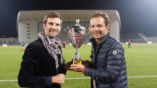 LEQUATREG4's tweet photo. #selffoot avec l'invité d'honneur. #grandmatch 5-4 pour la France http://t.co/1hX1MGNneu
