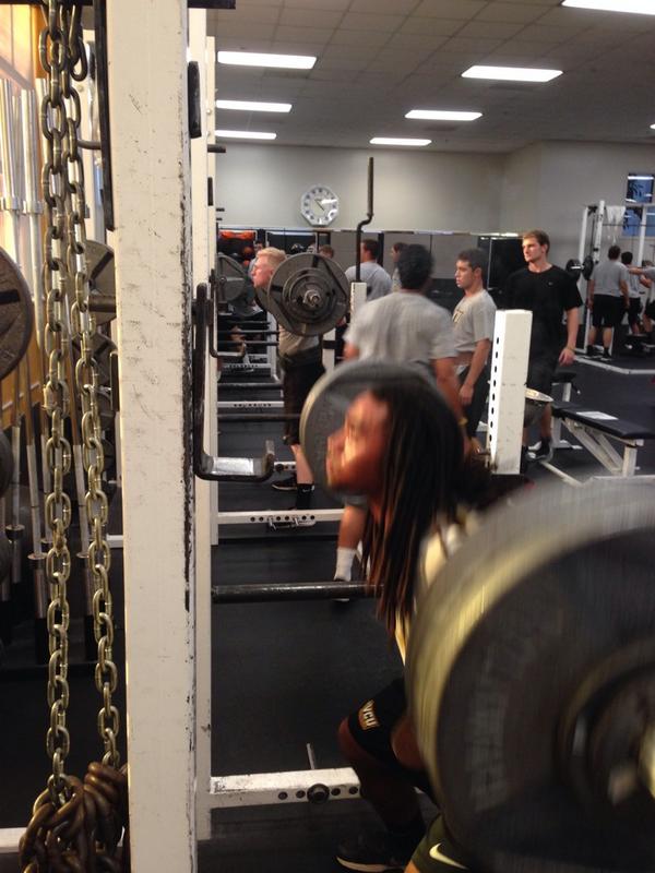 elbin_kurt's tweet photo. Rams getting stronger! Finish the week! #getbarrels http://t.co/ToYkMtfpLQ