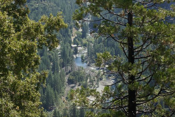 CarolienO1975's tweet photo. @SimmoneJM Another pic I took #Yosemite #heights #serene #sharingpics Have a good saturday #Holidayisgettingclose XXX http://t.co/qCtT3OfuTf