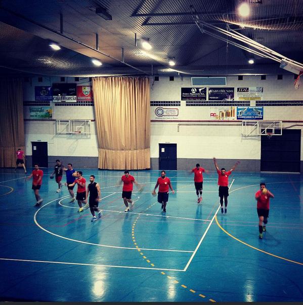 AcerMoby's tweet photo. Calentamiento prepartido! @Balonmano_Cieza http://t.co/TbtXXiit7v
