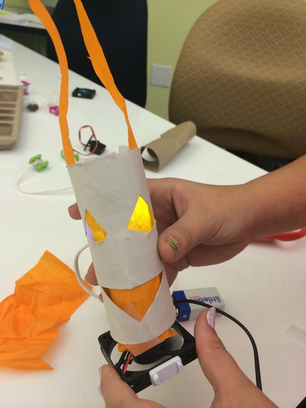 littleBits's tweet photo. RT @clairemracek: 5th graders are preparing for Halloween w/ littleBits circuits in the #inGenStudio #trickswithbits http://t.co/YX2L7EFzEI
