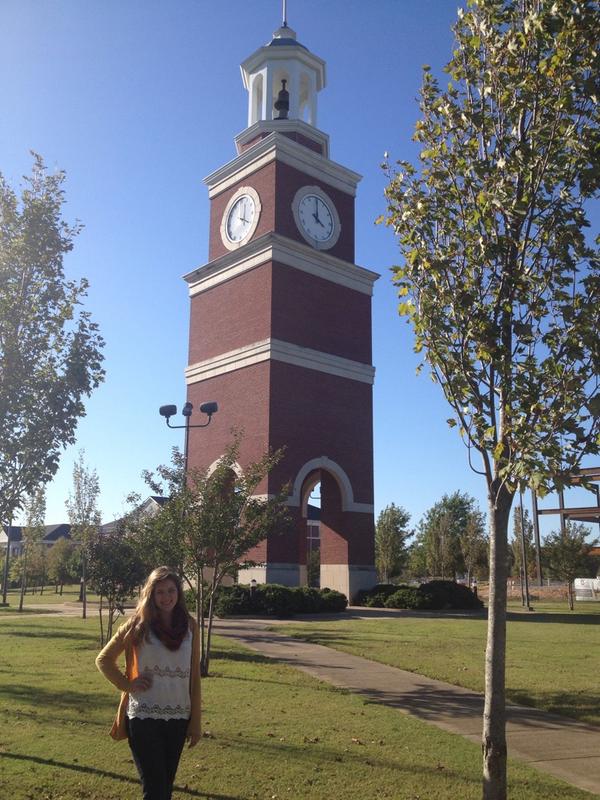 awkwardshelbs's tweet photo. One more from the *amazing* #uupreviewday thanks so much to my wonderful enrollment counselor and everyone today http://t.co/ZGhdkaSVM0
