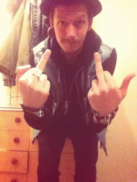 avaalltheway's tweet photo. It's hipster o'clock #hipster #donttrytohard #style #saveitforthebedroom http://t.co/XNKiQ3GmKj
