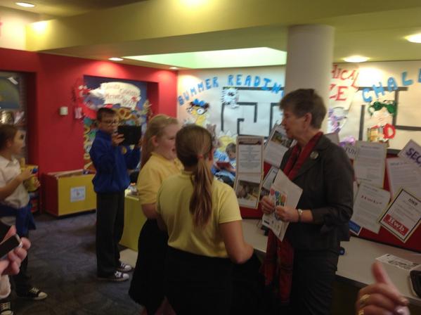 ClubInnov8's tweet photo. Jane Hutt AM talking to pupils @JennerPark @get_vale_online http://t.co/slTl3kQpQA