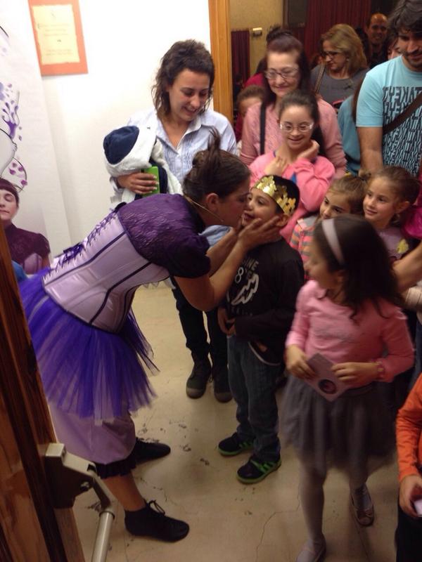 Fantástico público de La Zubia <a href="/LaZubiacultura/">LaZubiacultura</a> entradas agotadas!@argotteatre estamos encantados y esperamos volver