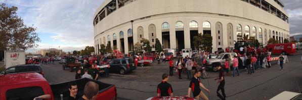 OhioStateBaja's tweet photo. #OSUHomecomingParade waiting for the parade to begin http://t.co/eL3sbns9oR