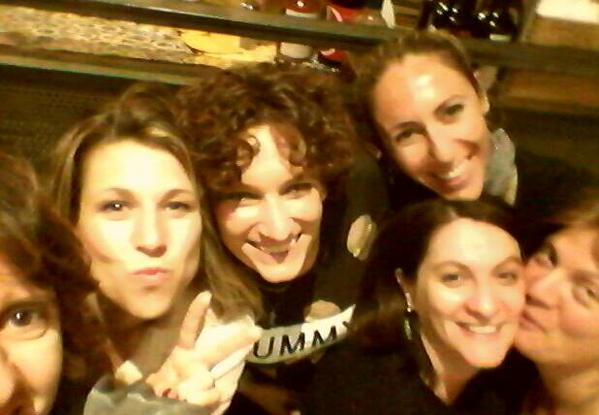 ClaFasola's tweet photo. Serata sciacquine 6+2 @chiarafresshy  
#mysticburgher #ComoCentro 
YummyGirls  Neverending Story♡ http://t.co/vPJxlagCcv