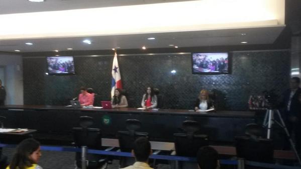 josedlmar's tweet photo. Pedro M. González Fiscal de la causa solicita impedimento de salida del país para Moncada Luna @radiopanama http://t.co/f0cHOLeJQp
