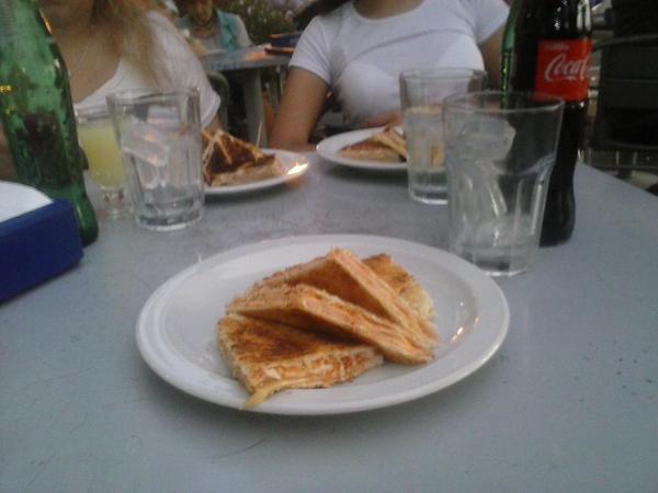 LiiNtvG's tweet photo. A merendar! #Triferto @sabricolonn @mar_26_16 http://t.co/oLwBStY6PN