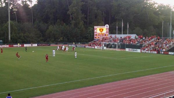 PackMensSoccer's tweet photo. 20) #Bajza free kick, shot just wide left of the target. Collected by Tar Heel GK http://t.co/FyHZqAEUQV