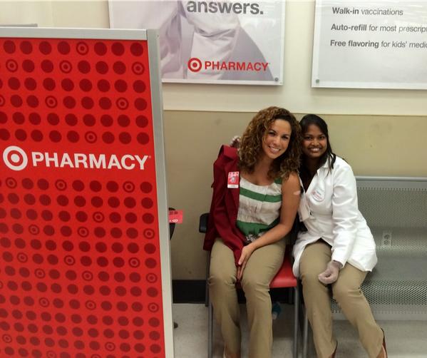 MichelleDiazTGT's tweet photo. We paused STL training so she could get her flu shot! Love it!! #OctoberFLU-Fest #D349 @aldenkooken @amysstanleyrx http://t.co/2bnLX71SGO