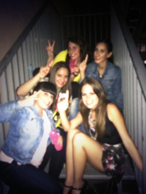 Maitealsa's tweet photo. Todas votamos! Los viernes son nuestros! 💃💃💃💃💃👏👏👏👏 http://t.co/JUIvuVYDBD