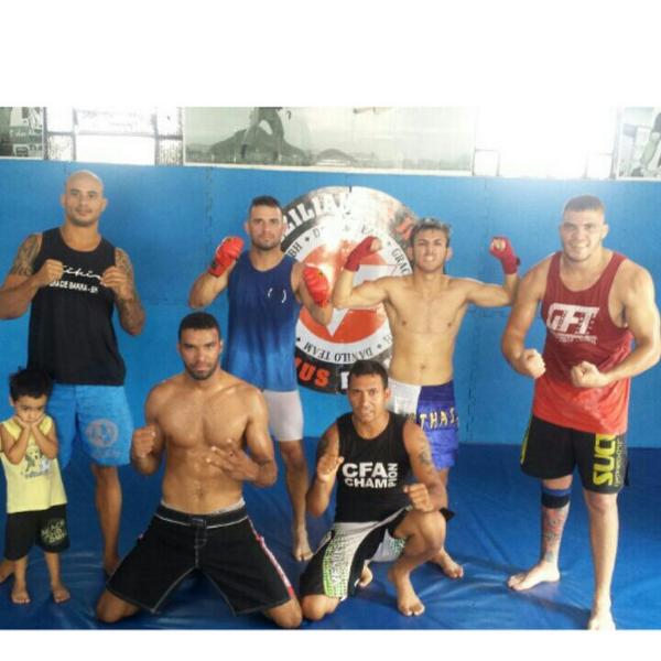 Deninho_Araujo's tweet photo. Excelente treino de MMA e Jiu Jitsu. Com a presença do Lutador @brucesouto 💪💪 Oss'
#MMA #WOC2 #VFeReisTeam http://t.co/iugVTbeAyd