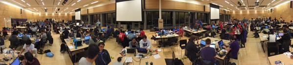 EdwardStarcraft's tweet image. At #DubHacks -- great job @PatOakEllis !