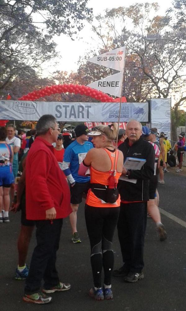 RemmogoAC's tweet photo. Sub 5 bus for @2OceansMarathon @ComradesRace qualification at the SABS Jacaranda marathon! Good luck Renee http://t.co/J4h5fWMI44