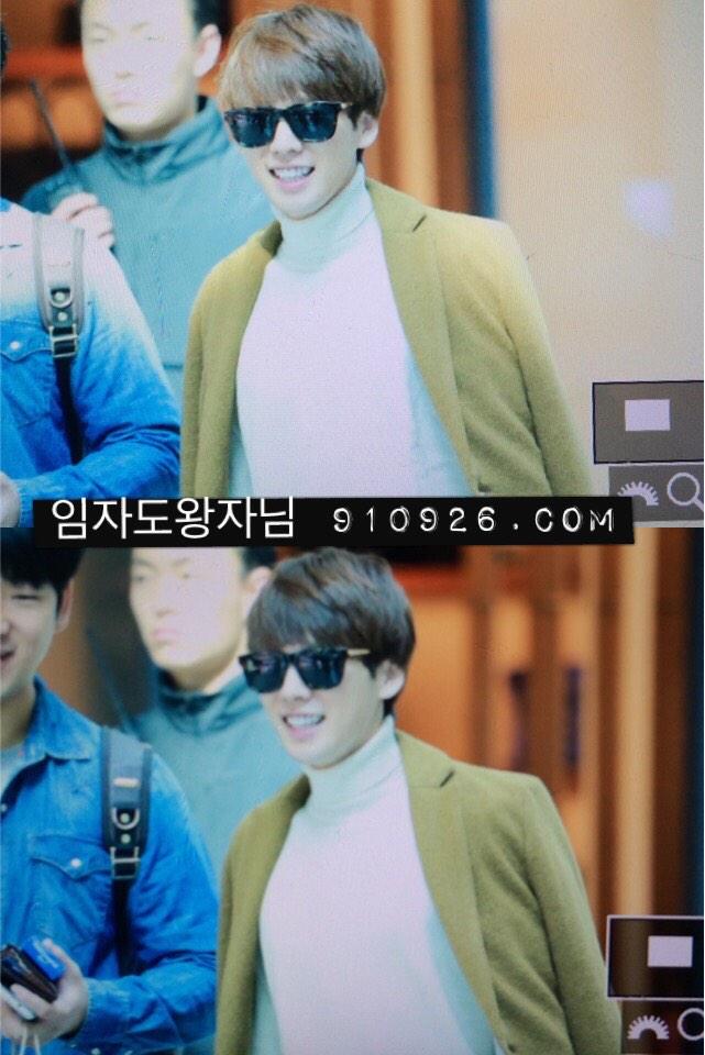 B0M45MyCQAECzSD.jpg:large