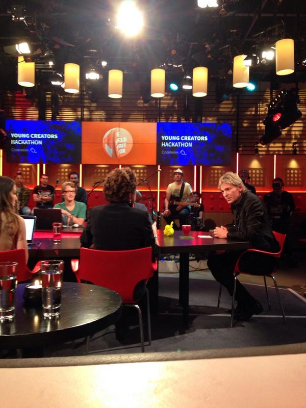 young_creators's tweet photo. Met #YChacks in DWDD vandaag! http://t.co/HGGJ8qN6Ww