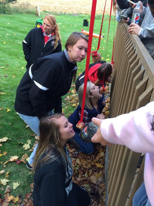 DU_SBALL's tweet photo. More pictures from our #IowaChallenge kickoff and team bonding! #Team7 http://t.co/7YiPSirG8e