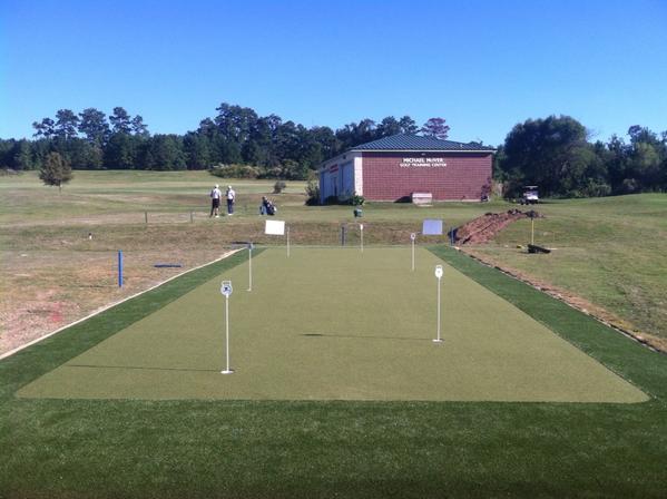 BearkatsMGolf's tweet photo. Putting green is finished @BearkatGolf practice area at Raven Nest #pureputting http://t.co/ryZr22WgFQ