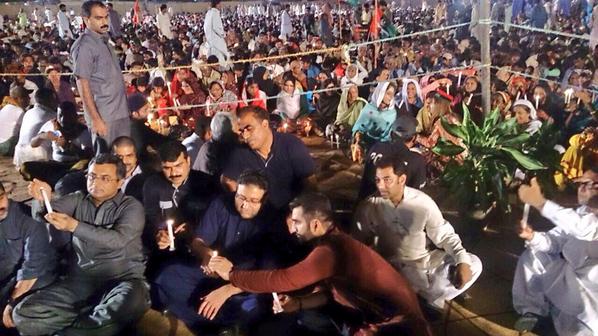 Owais_Muzaffar's tweet photo. @BBhuttoZardari @HaqJiyala @BakhtawarBZ @falamb3 @fawadchaudhry http://t.co/La2h3t7ND4 @BilawalHouseKhi @vajeesh #18OctPPPJalsa #BBZ