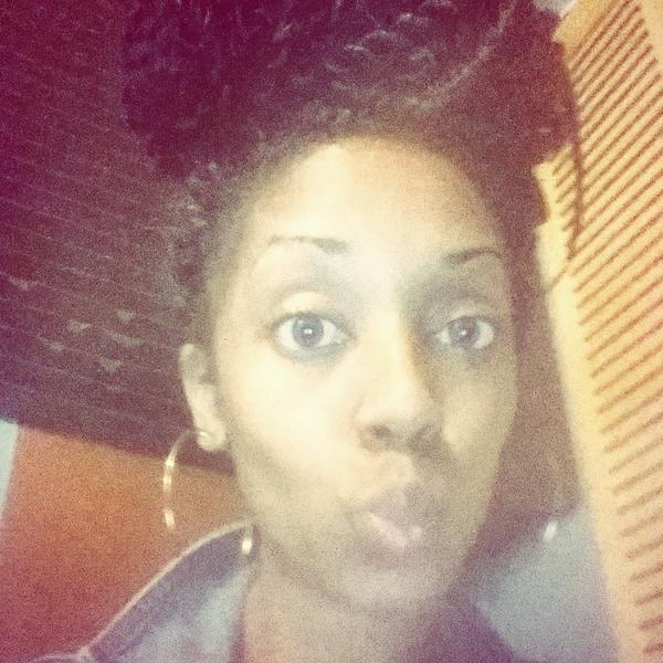 heyitsgiel's tweet image. ...cheekbones ha! #StudioAntics #GIEL