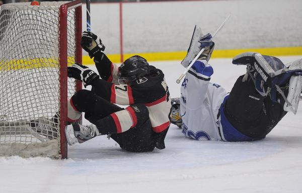 <a href="/CU_RedZone/">Red Zone</a> <a href="/CURavens/">Carleton Ravens</a> <a href="/MMcNamee_12/">Mike McNamee ✝</a> More net crashing action