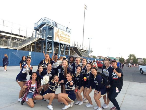 985KLUC's tweet photo. Hanging out w/ the very spirited students of #ShadowRidgeHS! Good luck tonight & happy homecoming!
@srhsmustangs http://t.co/htXupCVYpx